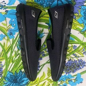 Skechers Resalyte Memory Form Slip on Black Flats Size 7